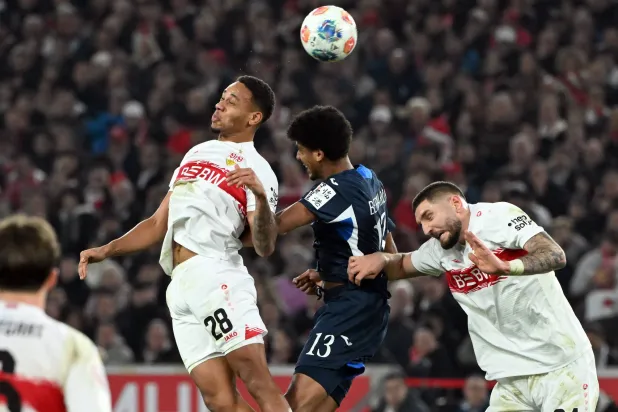 هوفنهايم اكتفى بالتعادل مع شتوتغارت (أ.ب)