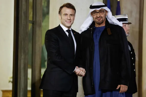 الرئيس الفرنسي في زيارة مزدوجة الأهداف إلى أبو ظبي