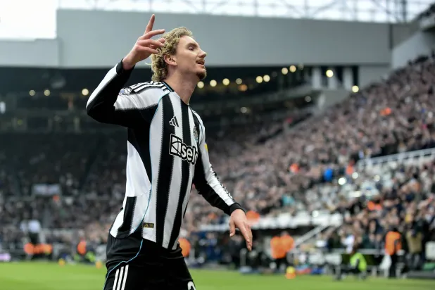 نيك فولتيماده مهاجم نيوكاسل (إ.ب.أ)