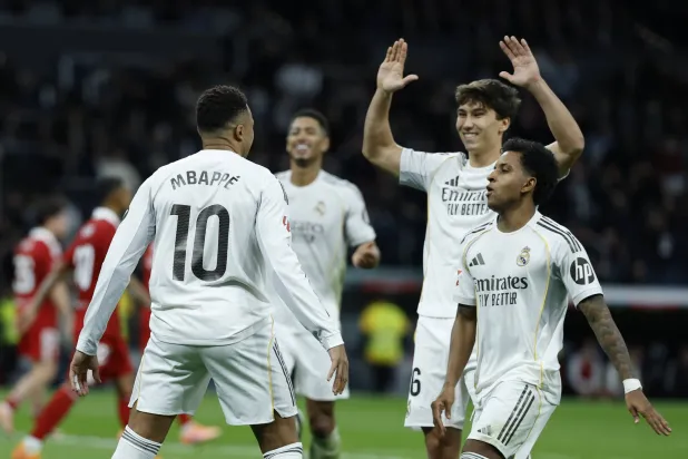 مبابي محتفلا بالهدف (إ.ب.أ)