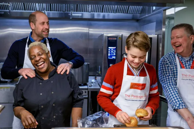 ويليام وجورج... لمسة ملكية تضيء وجوه المشردين في لندن