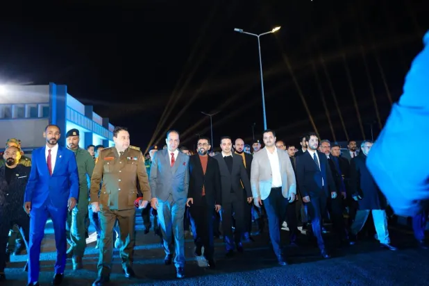 حماد يتوسط قيادات عسكرية وشخصيات نيابية خلال افتتاح مشاريع في سبها الليبية (الحكومة المكلفة من البرلمان الليبي)