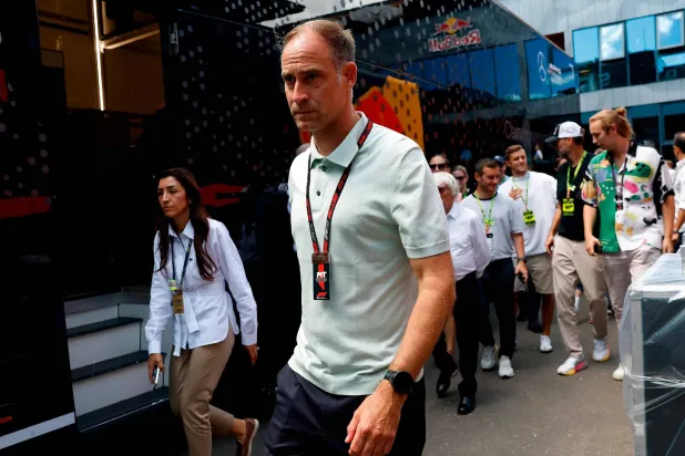 أوليفر مينتزلاف (رويترز)