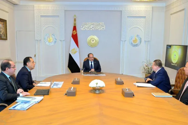 الرئيس المصري عبد الفتاح السيسي يوجه الحكومة والبنك المركزي لزيادة الاحتياطي من النقد الأجنبي خلال اجتماع الأحد (الرئاسة المصرية)