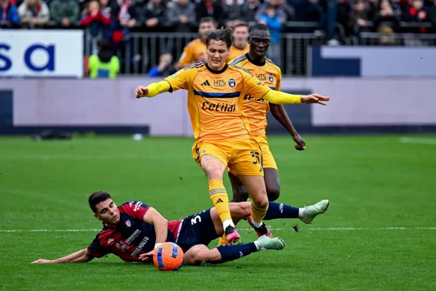 كالياري اكتفى بالتعادل مع ضيفه بيزا (أ.ب)