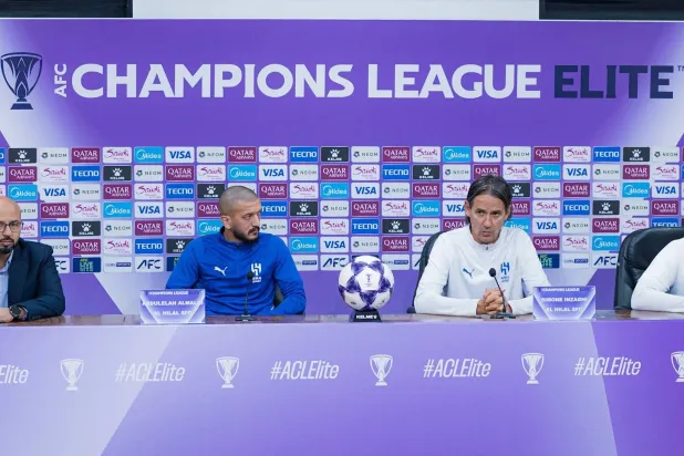 إنزاغي والمالكي خلال المؤتمر الصحافي (موقع نادي الهلال)