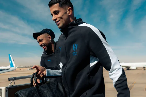 كانسيلو في مقدمة بعثة الهلال إلى الشارقة (موقع النادي)