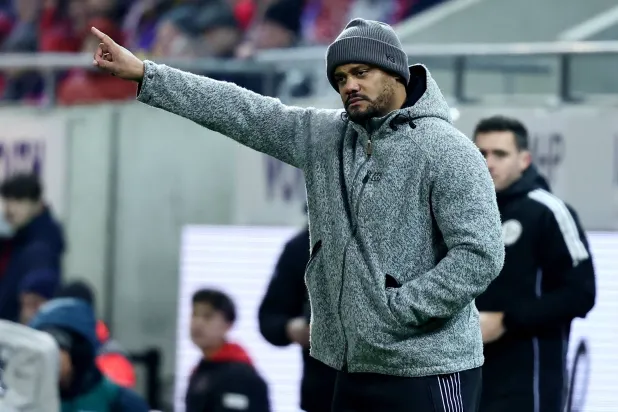 البلجيكي فينسن كومباني المدير الفني لفريق بايرن ميونيخ (إ.ب.أ)