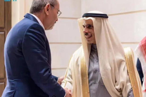 The Saudi Minister of Foreign Affairs met in Riyadh on Sunday with the Jordanian Deputy Prime Minister and Minister of Foreign Affairs and Expatriates. SPA