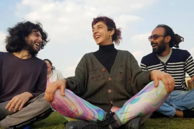 الضحك له فوائد صحية كثيرة (رويترز)