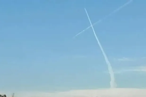 Ulusal Güvenlik Konseyi'ne bağlı Nour News Ajansı tarafından yayınlanan bir fotoğrafta, yeri belirtilmeyen füze tatbikatları görülüyor.