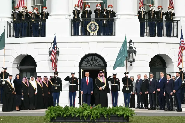 Suudi Arabistan Başbakanı ve Veliaht Prensi Muhammed bin Selman için Beyaz Saray'da düzenlenen karşılama töreninden, Kasım 2025 (AFP)