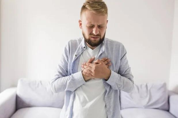 «بوابة الحمض» قد تضعف عندما يرتخي الصمام المريئي السفلي أو يبقى مفتوحاً جزئياً (بكساباي)