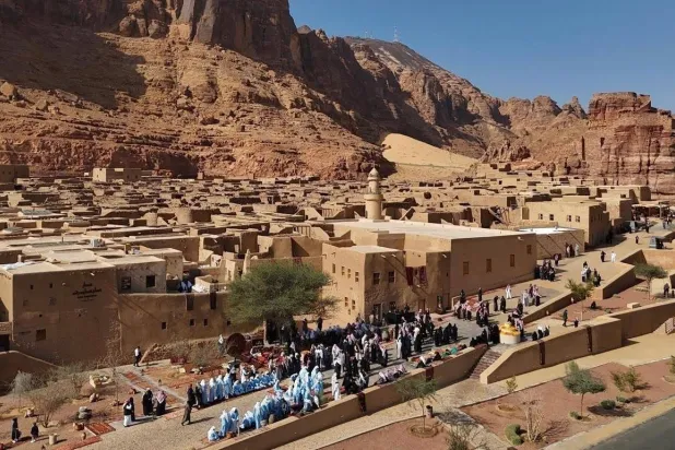 أهالي العُلا يحتفون بفعالية «الطنطورة» تقليداً ثقافياً ارتبط بتنظيم المواسم وبداية مربعانية الشتاء (واس)