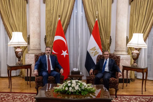 وزير الخارجية المصري بدر عبد العاطي خلال استقباله نظيره التركي هاكان فيدان بالقاهرة أغسطس الماضي (الخارجية التركية)