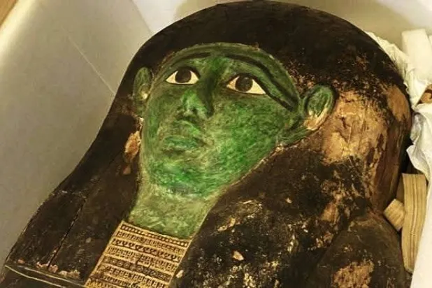 التابوت الأخضر من القطع الأثرية النادرة (المتحف المصري بالتحرير)
