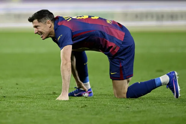 روبرت ليفاندوفسكي مهاجم برشلونة (رويترز)