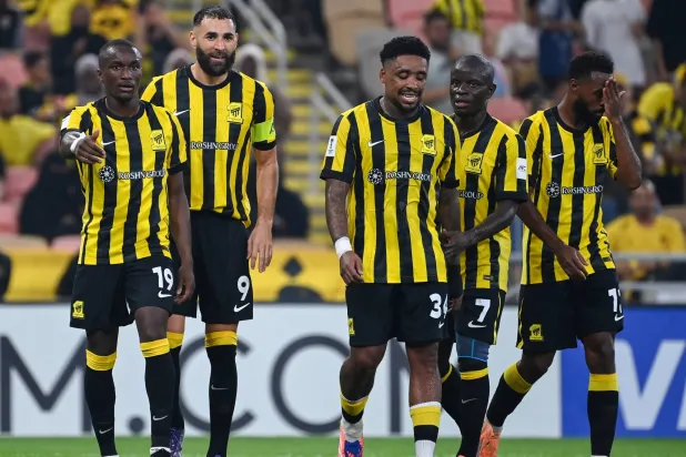 احتفالية اتحادية بهدف الفرنسي كريم بنزيمة (تصوير: علي خمج)