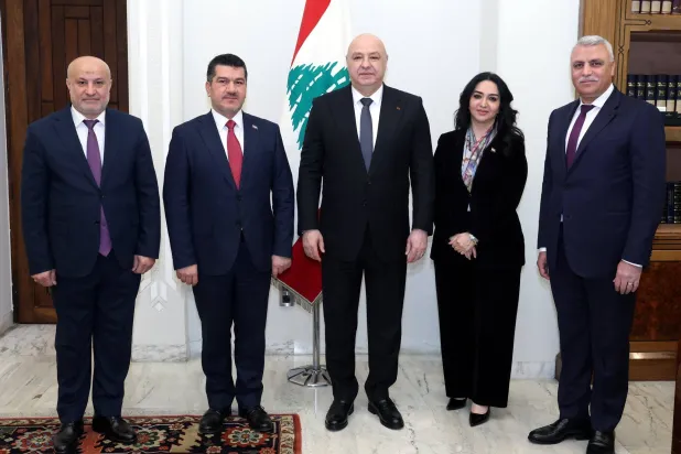 الرئيس اللبناني جوزيف عون يستقبل الموفد الخاص لرئيس الوزراء العراقي إحسان العوادي (الرئاسة اللبنانية)