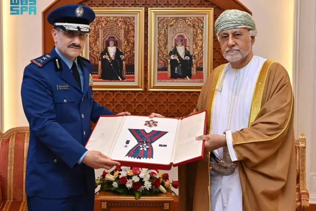 Commander of the Royal Saudi Air Force (RSAF) Lieutenant General Prince Turki bin Bandar bin Abdulaziz receives the Military Order of Oman (Second Class). (SPA) 