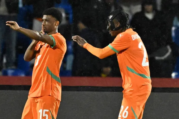 ديالو محتفلاً بالهدف (أ.ف.ب)