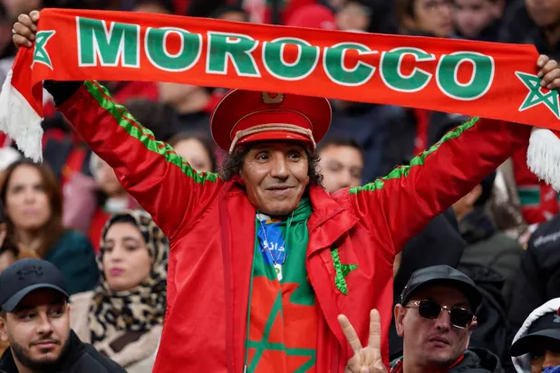 الجمهور المغربي حضر بقوة في مباراة الافتتاح (رويترز)