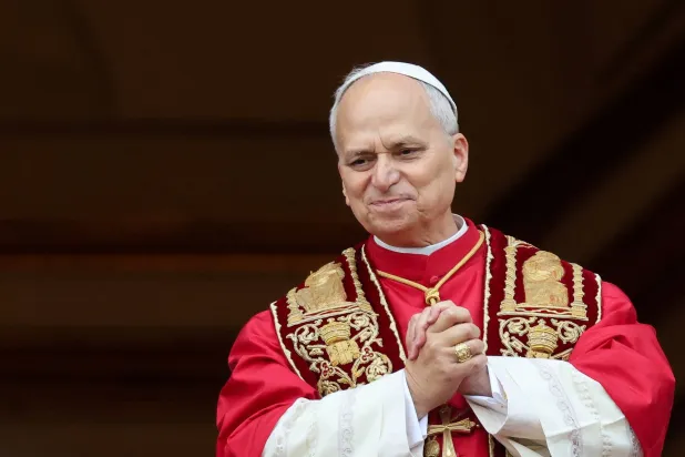 بابا الفاتيكان ليو الرابع عشر في أول قداس عيد ميلاد له اليوم (رويترز)