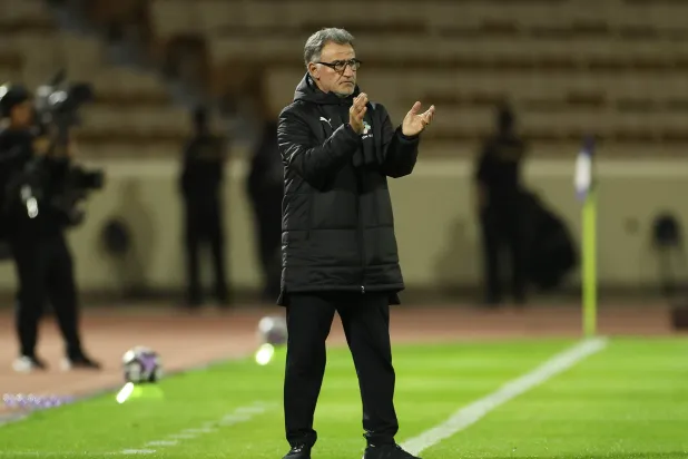 الفرنسي كريستوف غالتييه مدرب فريق نيوم (تصوير: عدنان مهدلي) 