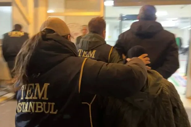 عناصر من قوات مكافحة الإرهاب في إسطنبول أثناء عملية ضد عناصر «داعش» (الداخلية التركية)