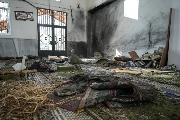 إدانات واسعة للهجوم الإرهابي على مسجد في حمص السورية