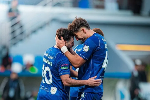 فرحة فتحاوية بهدف فارغاس الثاني (نادي الفتح)