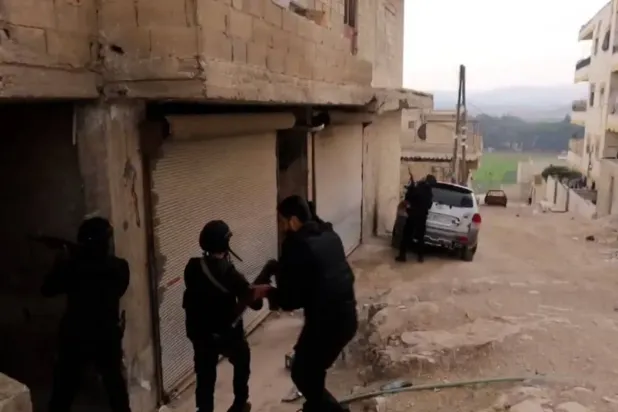 Suriye polisi, Halep'te bir DEAŞ hücresine karşı düzenlenen güvenlik operasyonunda (Suriye İçişleri Bakanlığı)