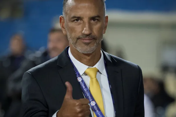 البرازيلي شاموسكا مدرب فريق التعاون (تصوير: نايف العتيبي) 