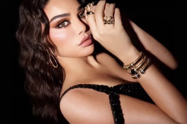 تألقت هيفاء وهبي في مجموعة إطلالات مختلفة (حسابها على {إنستغرام})