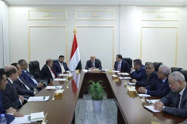 العليمي مجتمعاً في الرياض مع مجلس الدفاع الوطني (سبأ)