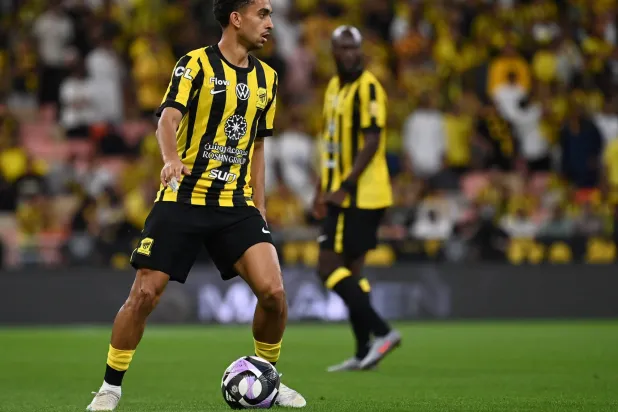 أحمد الغامدي خلال مباراة فريقه أمام الشباب (تصوير: علي خمج)