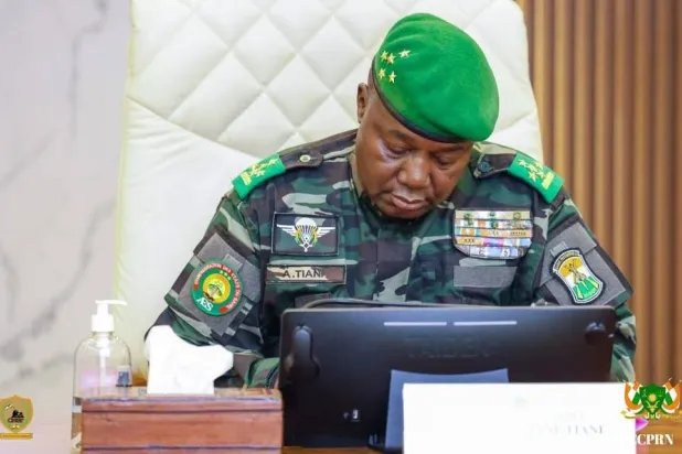 جانب من اجتماع الحكومة الانتقالية في النيجر الجمعة الماضي (إعلام محلي)