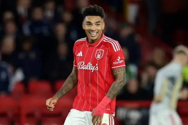 إيغور جيسوس يتألق مع فورست (رويترز)