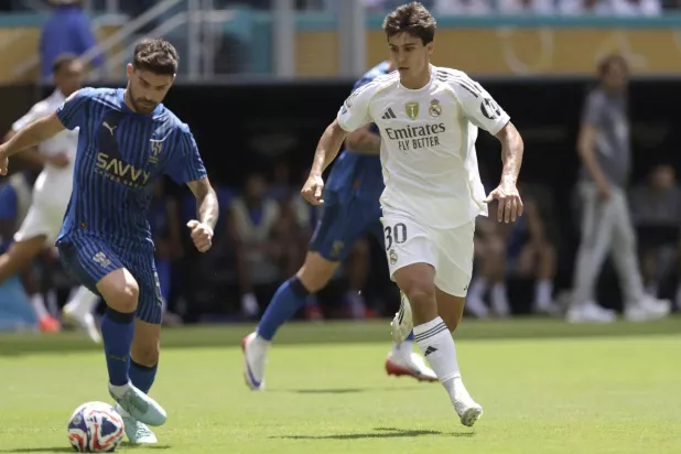 روبن نيفيز نجم الهلال في مواجهة ريال مدريد بمونديال الأندية (إ.ب.أ)