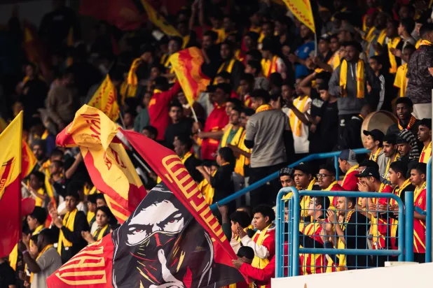 جماهير االقادسية تنتظر نهوض فريقها في الدوري السعودي (موقع النادي)