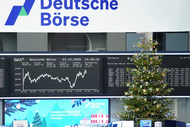 رسم بياني لمؤشر الأسهم الألماني «داكس» في بورصة فرانكفورت (رويترز)