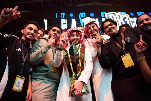 يشارك صانع المحتوى والمؤثر السعودي مفلح عسيري في بطولة كأس الملوك للمنتخبات (الشرق الأوسط)