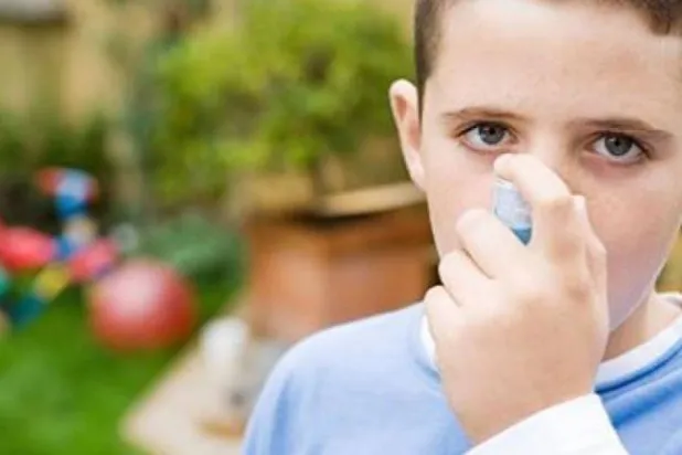 يُعدُّ الربو مرضاً مزمناً يصيب الجهاز التنفسي (رويترز)