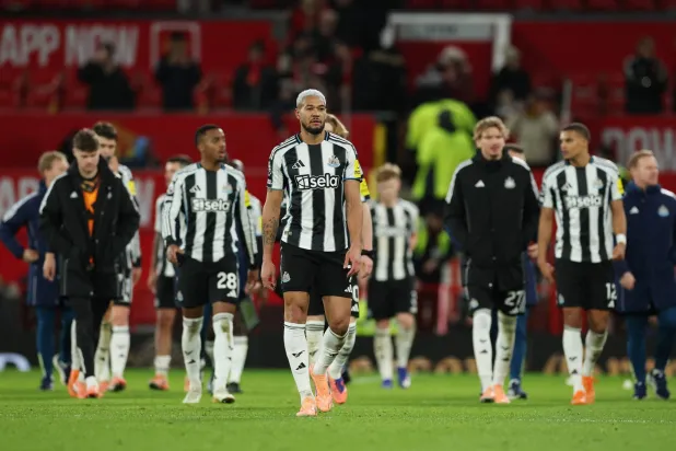 لاعبو نادي نيوكاسل يونايتد في اختبار مهم (رويترز)