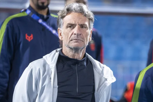 دانيال كارينيو مدرب فريق الرياض (تصوير: سعد الدوسري) 