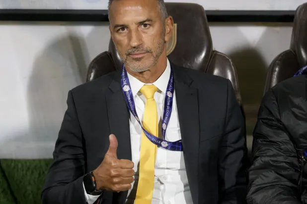 البرازيلي شاموسكا مدرب فريق التعاون (تصوير: نايف العتيبي) 