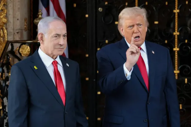 ABD Başkanı Donald Trump ile İsrail Başbakanı Binyamin Netanyahu'nun Florida'daki Mar-a-Lago tatil beldesinde gerçekleştirdiği görüşmeden (Reuters)