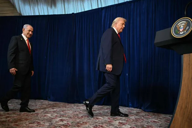 ترمب ونتنياهو على هامش مؤتمر صحافي مشترك في منتجع مارالاغو بولاية فلوريدا (أ.ف.ب)