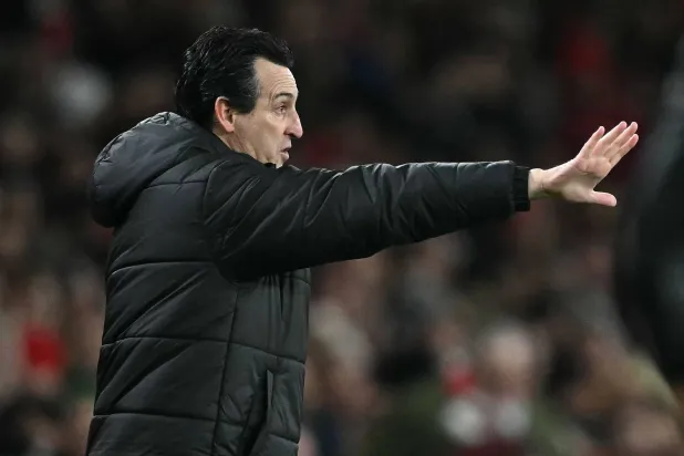 Aston Villa's Spanish manager Unai Emery gestures on the touchline during the English Premier League football match between Arsenal and Aston Villa at the Emirates Stadium in London on December 30, 2025. (Photo by Ben STANSALL / AFP) 