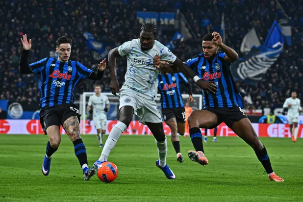 الصراع على أشده في الدوري الإيطالي (إ.ب.أ)